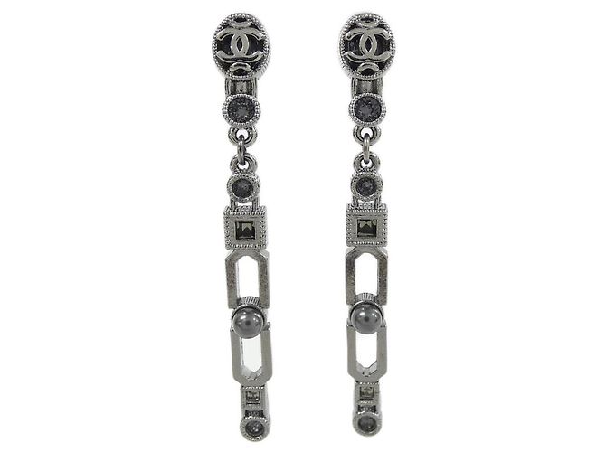 Pendientes de botón Chanel Gray and Silver Castaño Plata