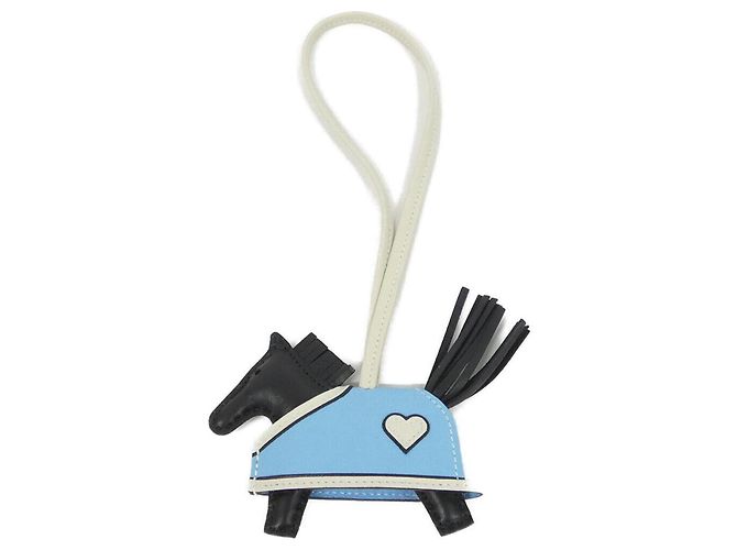 Hermès Pingente para bolsa Hermes Rodeo Robeo Coeur PM Preto Azul claro