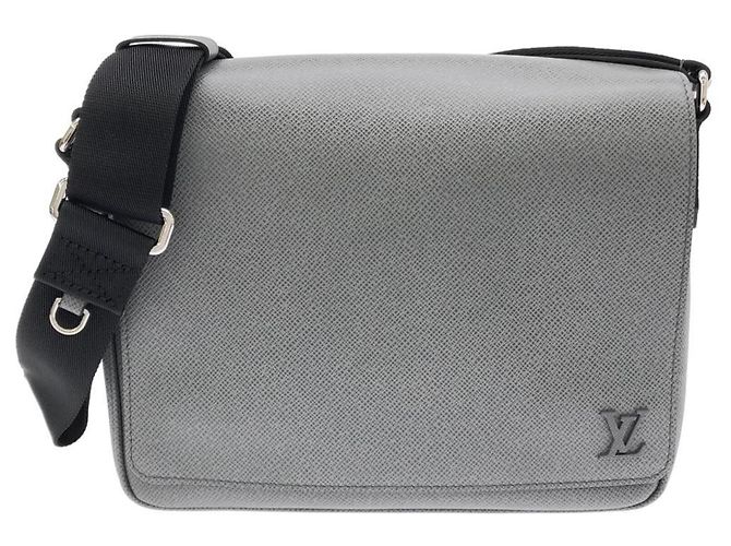 Borsa a Spalla Louis Vuitton Taiga District PM M30851