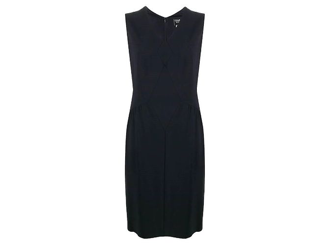 Vestido Chanel com decote em V e corte evasê Preto
