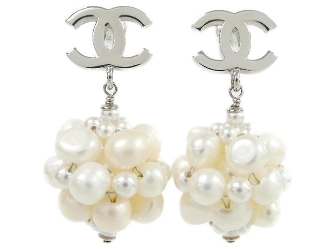 Boucles d'oreilles puces en perles Chanel AB H500 Argenté Blanc