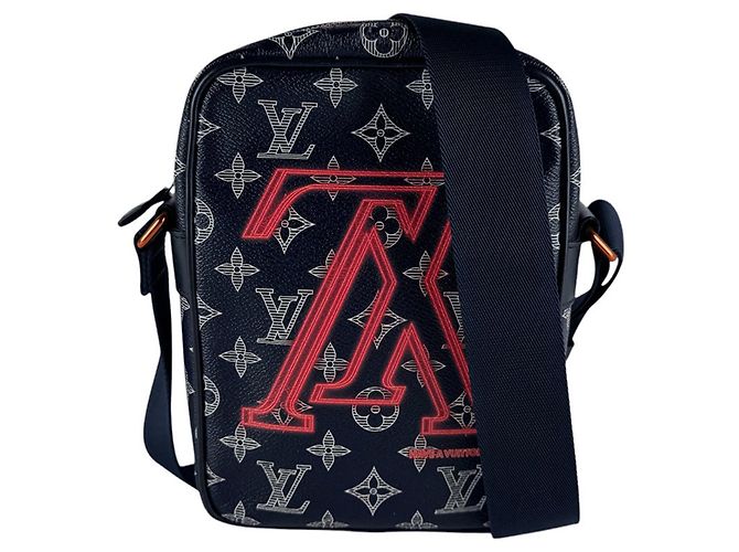 Borsa a tracolla Louis Vuitton Monogram Ink Danube PM Navy Blu navy