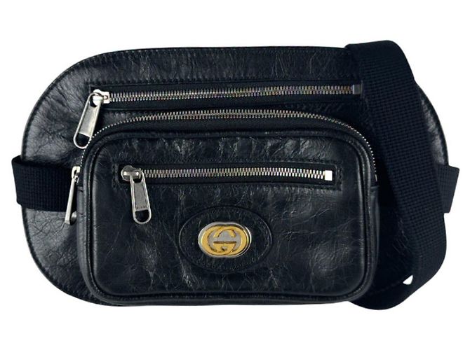 Pochete Gucci em couro preto