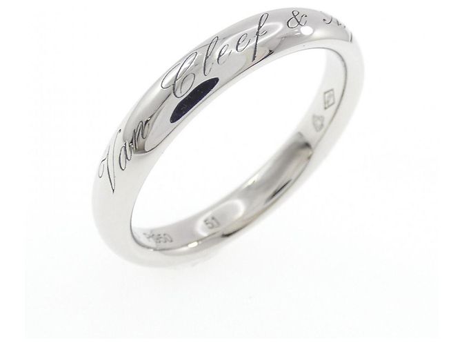 Infini Signature Ring Van Cleef & Arpels 