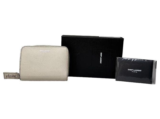 Autre Marque Vintage Sain Pebbled Leather Wallet Cream Silver