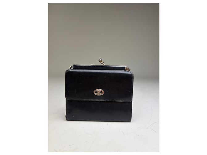 Edge Céline Vintage Celine Leather Kiss Lock Wallet Black Silver