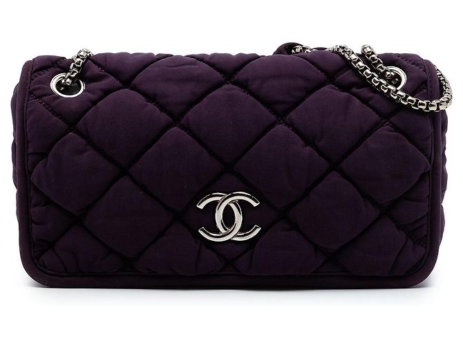Kleine Chanel Bubble Flap Schultertasche aus gestepptem Nylon in Lila