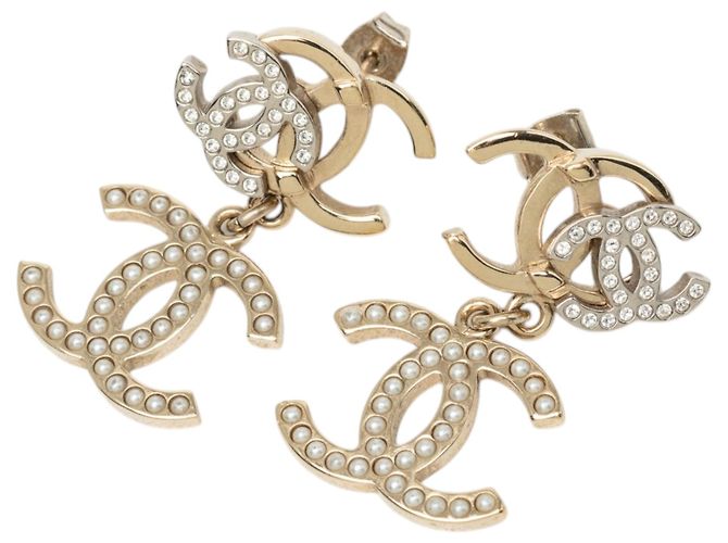 Orecchini Double CC Drop con strass e perle sintetiche placcati oro Chanel D'oro