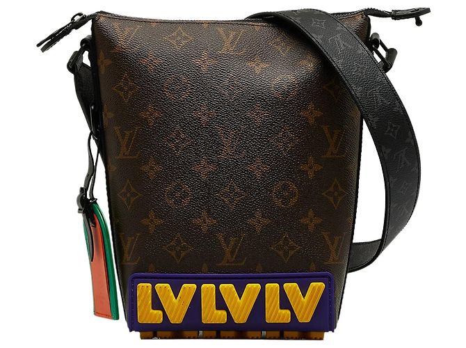 Bolsa transversal Louis Vuitton Monogram LV Rubber Cruiser marrom