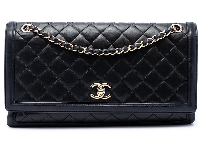 Bolsa de Ombro Chanel Jumbo em pele de cordeiro acolchoada preta com aba e 3 compartimentos Preto