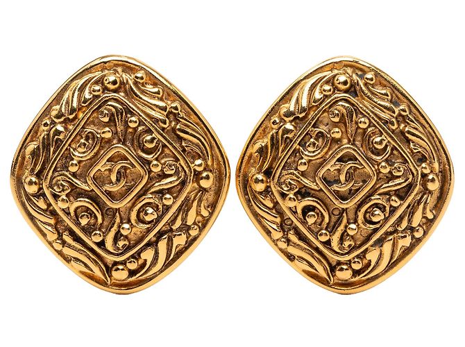 Orecchini a clip Chanel CC placcati oro e diamanti D'oro