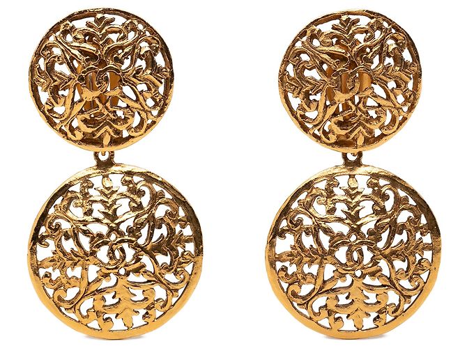 Orecchini a clip Chanel CC con filigrana dorata e doppi orbi D'oro