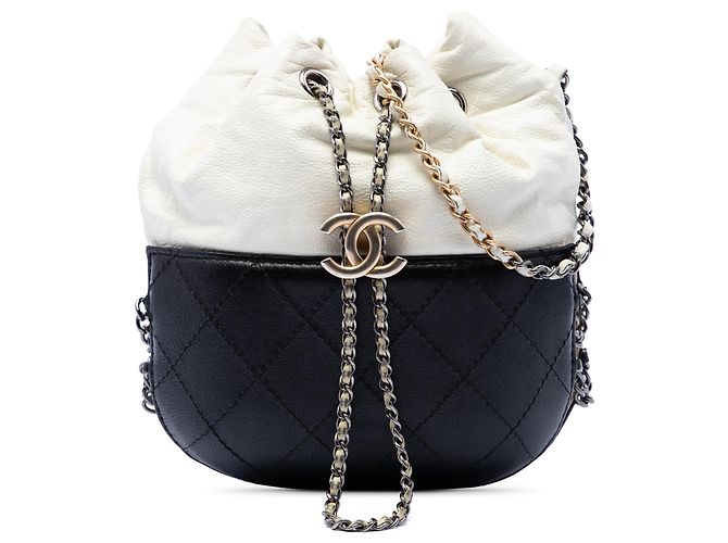 Gabrielle Borsa a secchiello Chanel Small Bicolor in pelle di vitello trapuntata nera Nero