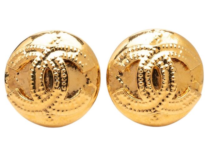 Orecchini a cerchio Chanel CC placcati in oro D'oro