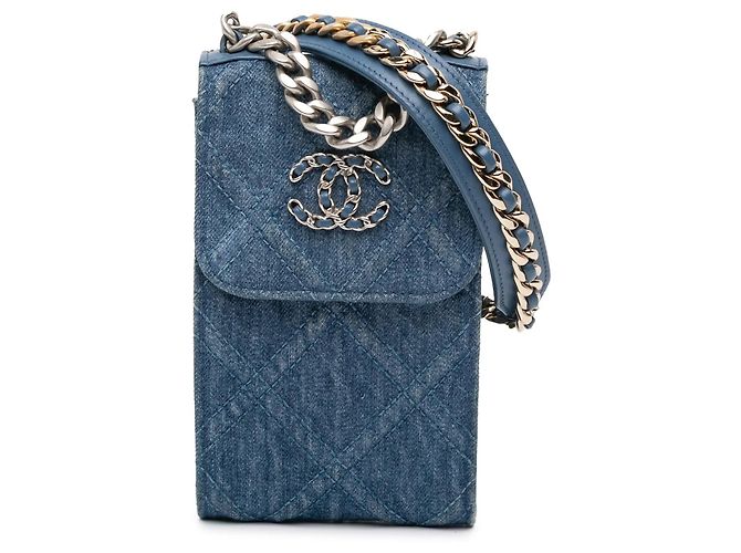 Chanel 19 Porta-teléfonos Chanel Denim 19 Azul con bolso de cadena