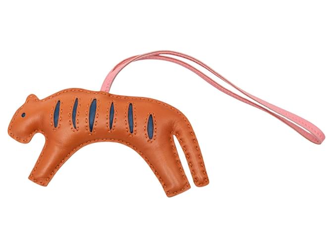 Llavero Hermès RooRoo Tiger Bag Charm MM en piel de cordero Milo marrón Castaño 