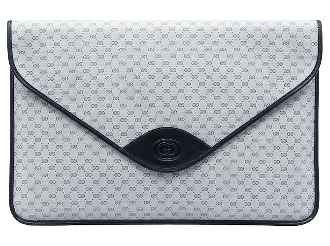 Gucci Micro GG Supreme Clutch Grau