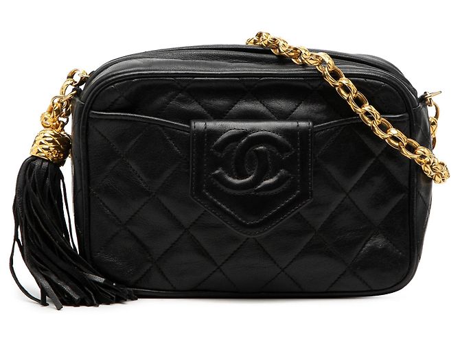 Bolsa Camera Chanel CC em pele de cordeiro acolchoada preta com borla Preto