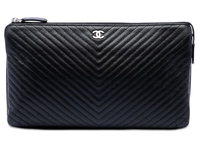 Clutch Chanel CC Chevron Caviar nera con zip Nero