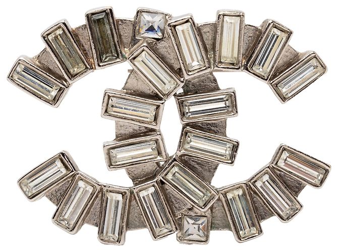 Chanel CC Baguette-Brosche aus versilbertem Messing und Strass