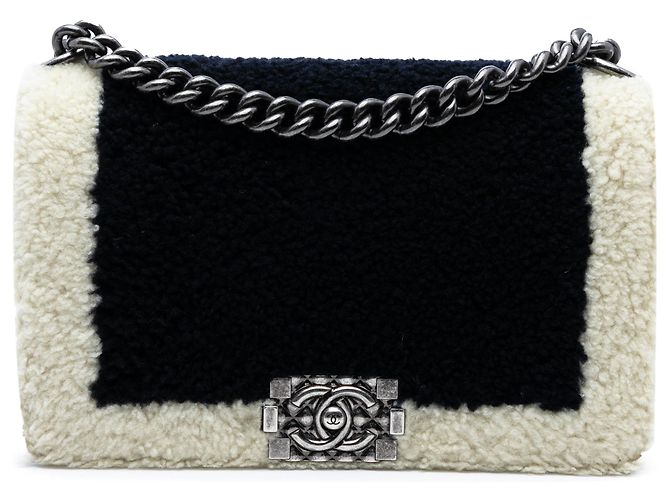 Borsa a tracolla Chanel Boy Flap Bicolor in shearling Old Medium Nera Nero