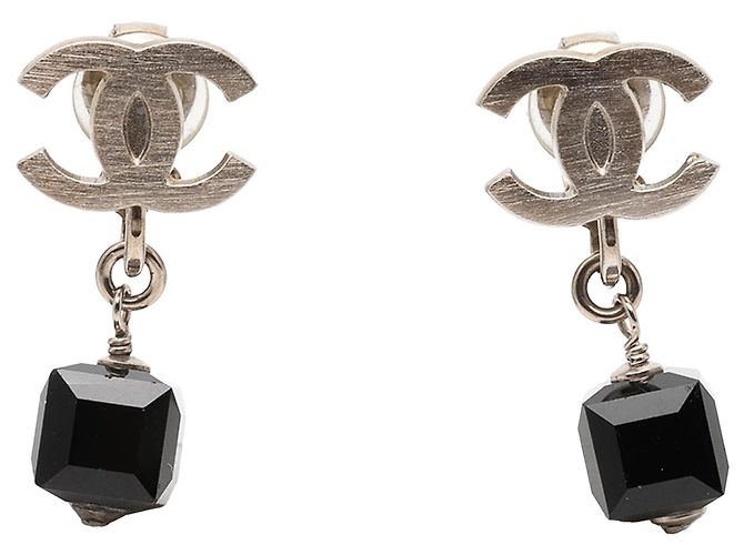 Orecchini a clip Chanel CC a cubo in ottone nero e strass