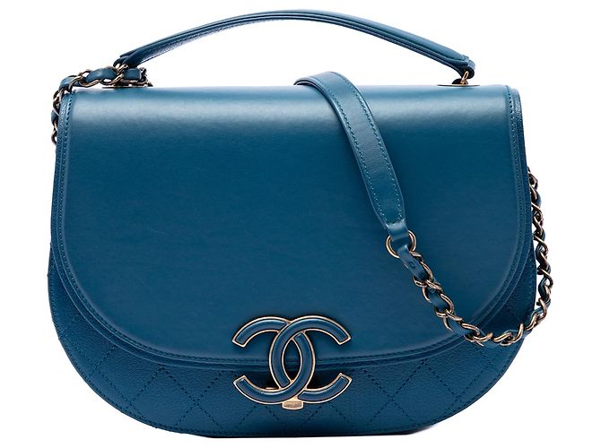 Borsa Chanel Coco Curve Flap Medium in vitello lucido blu e capretto matelassé