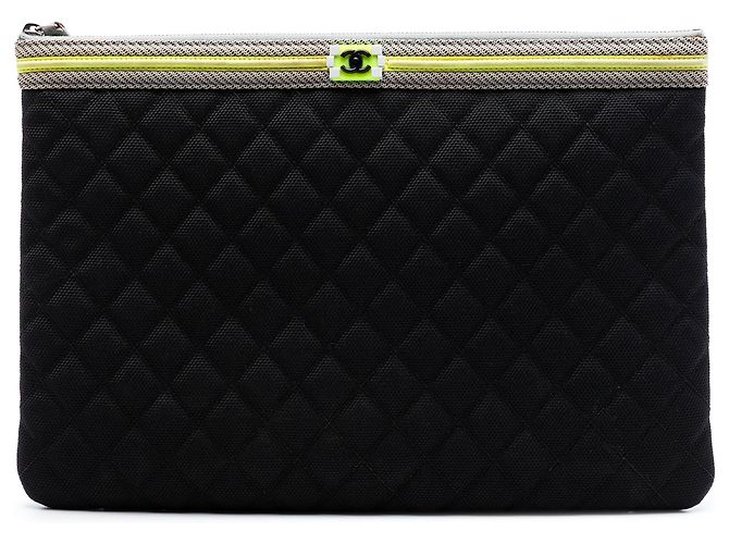 Clutch Chanel Large Quilted Nylon Fluo Boy O Case Negra Negro
