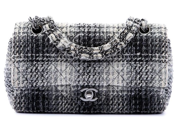 Borsa a tracolla Chanel Medium Classic Quilted Tweed Double Flap nera Nero