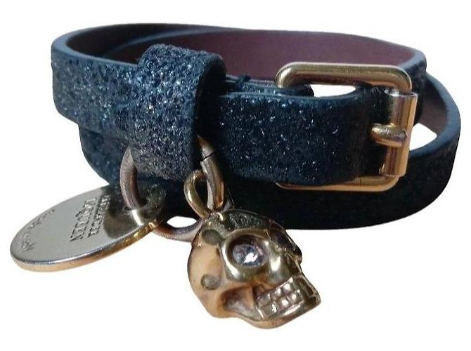 Alexander McQueen Skull Charm Lederarmband Schwarz Golden