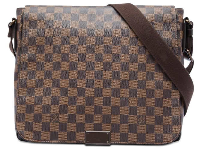 Borsa a tracolla Louis Vuitton District MM in Damier Ebene marrone