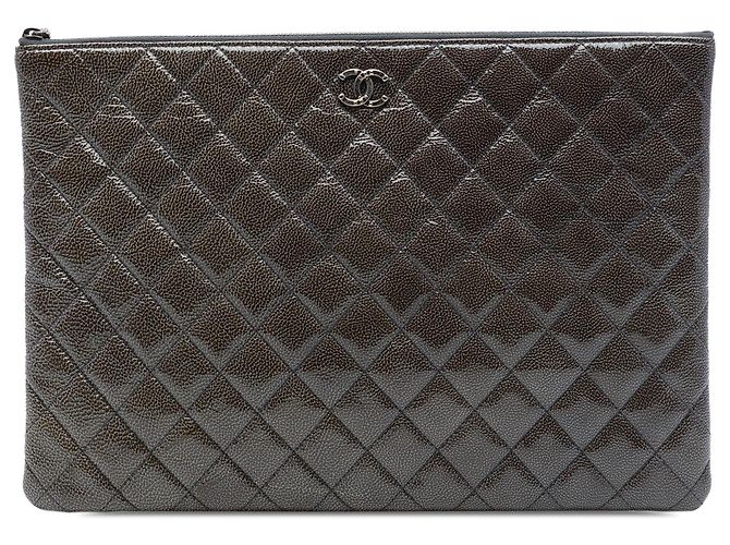 Chanel Large Crinkled Patent O Case Clutch Grau
