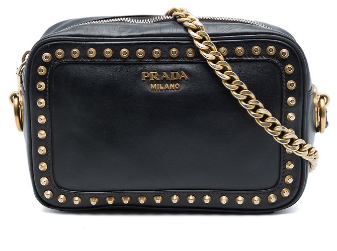 Borsa Camera Prada City in pelle di vitello nera con borchie Nero