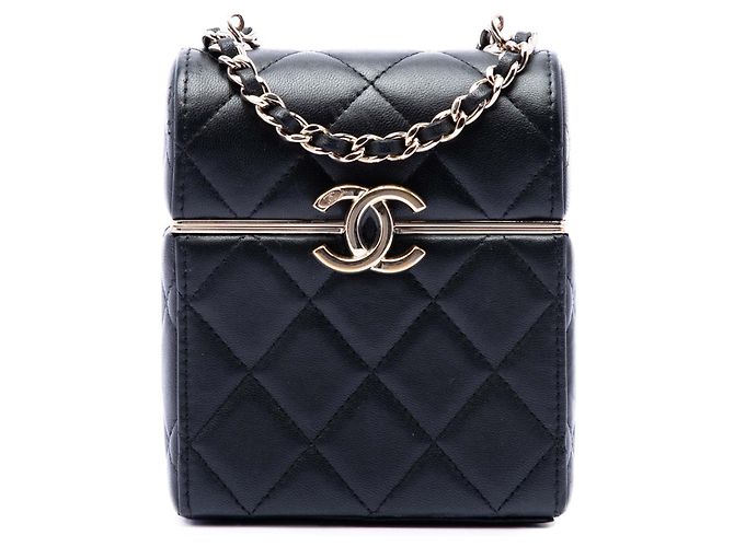 Bolsa transversal Chanel Small Quilted Lambskin Black com corrente e flap Preto
