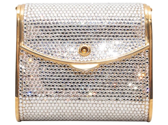 Mini clutch Judith Leiber em tons de prata e ouro com detalhes em cristal