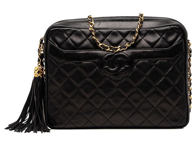 Chanel Medium CC Camera Bag aus gestepptem Lammleder in Schwarz mit Quaste