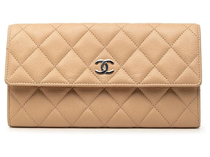 Cartera larga Chanel CC acolchada en caviar beige