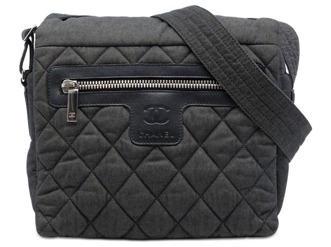 Borsa a tracolla Chanel Small Quilted Denim Coco Cocoon nera Nero 
