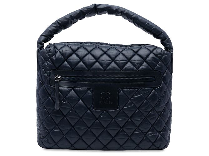Bolsa Hobo Coco Cocoon em nylon acolchoado Chanel azul-marinho