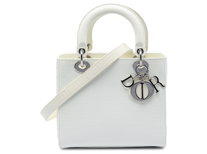 Bolsa Lady Dior Medium em couro envernizado microcannage branco