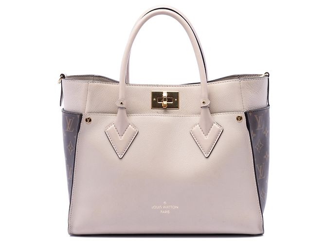 Bolsa Louis Vuitton Monogram On My Side MM Bege
