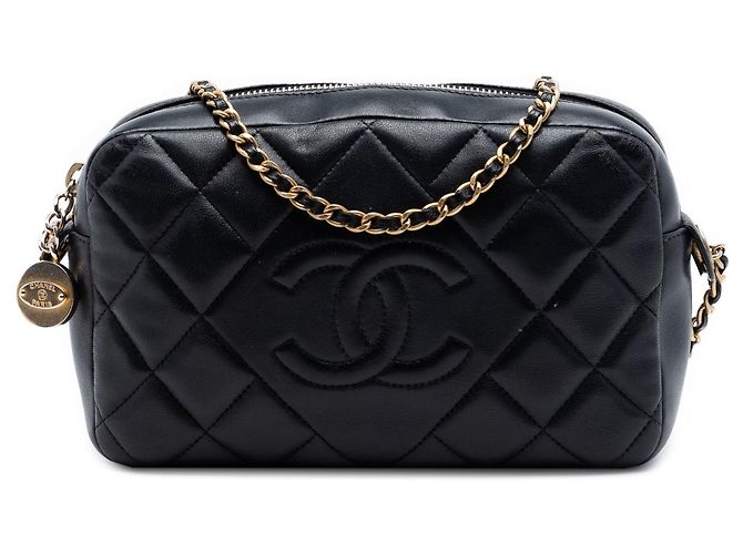 Camera Bolsa tiracolo Chanel CC em pele de cordeiro acolchoada preta com padrão de diamante