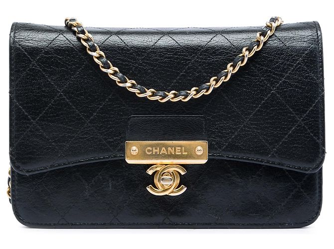 Wallet On Chain Bolsa transversal de corrente e carteira em pele de cabra acolchoada preta com CC dourado Chanel Preto