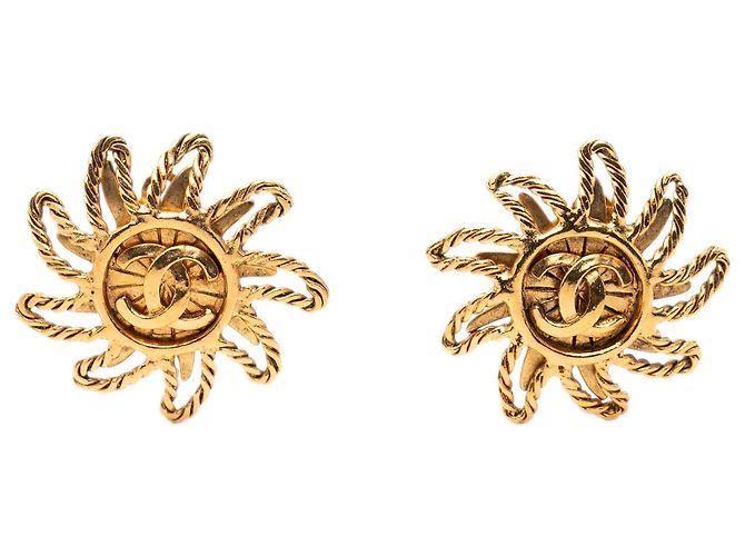 Orecchini a clip Chanel CC placcati oro sole D'oro