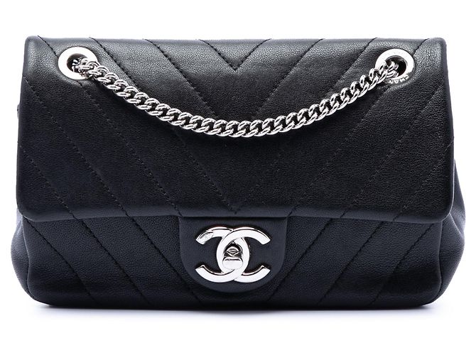 Borsa a tracolla Chanel Mini CC Chevron in pelle di vitello nera Single Flap Nero
