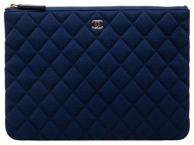 Blau Chanel Medium Gestepptes Jersey Clutch Case