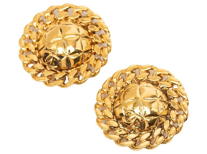 Brincos de pressão Chanel CC banhados a ouro com acabamento em corrente acolchoada Dourado