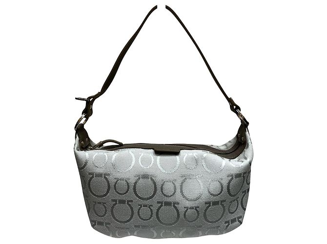 Salvatore Ferragamo Gancini Handtasche