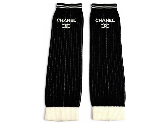 Chanel 24C Coco Mark Logo Design Beinstulpen aus Rippstrick Schwarz Weiß