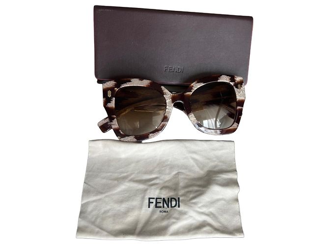Occhiali da sole Fendi Cat Eye Marrone Bianco